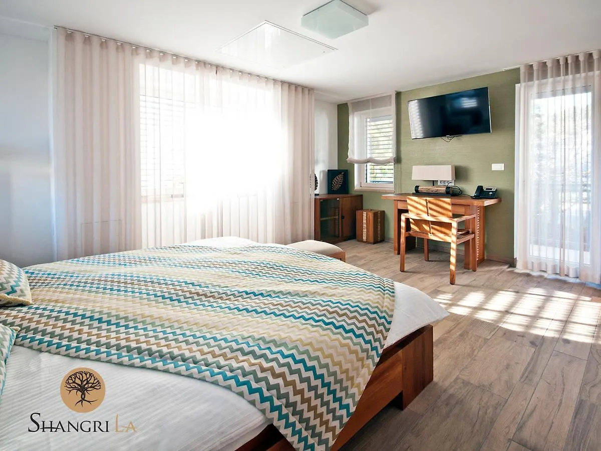 Shangri La Rooms (Adults Only) Ljubljana 2*,